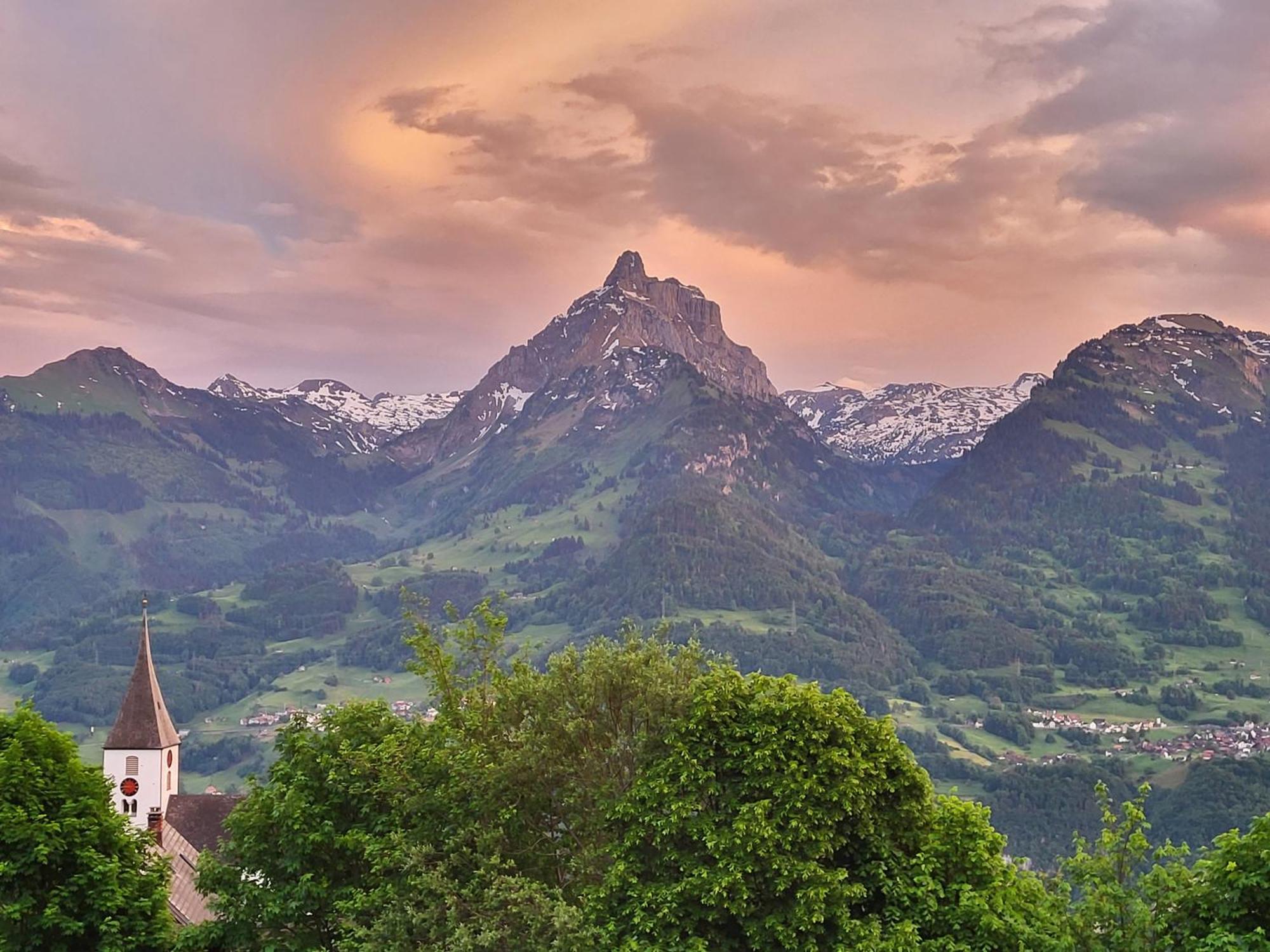 Large Apartment 8Beds Great For Family And Friends, Mountain View Amden Eksteriør bilde